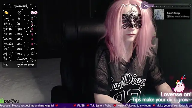 Snapshot of strawberry_muffin chatting on 02.07.25 strawberry muffin online show from 02.07.25