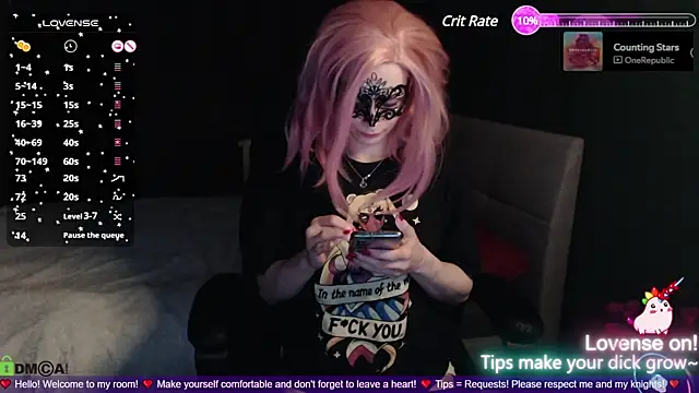 Snapshot of strawberry_muffin chatting on 02.11.25 strawberry muffin online show from 02.11.25