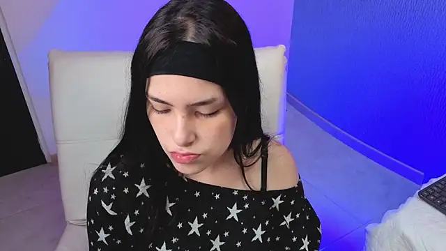 Alexa Thaylor  online show from 12.22.25