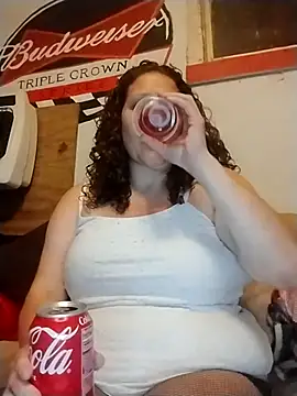 Snapshot of MissMagicMushroom chatting on 10.28.25 MissMagicMushroom online show from 10.28.25