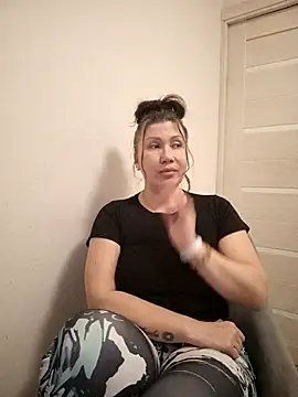 Snapshot of ROXOLANAA_SEXY chatting on 03.19.26 ROXOLANAA SEXY online show from 03.19.26