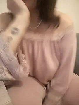 Snapshot of ROXOLANAA_SEXY chatting on 04.09.26 ROXOLANAA SEXY online show from 04.09.26