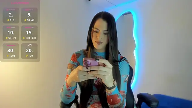 Snapshot of Naughtysofiaa chatting on 11.27.25 Naughtysofiaa online show from 11.27.25