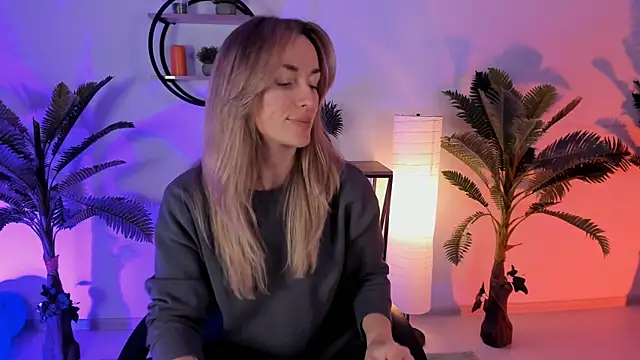 RebeccaMartinez online show from 01.17.25