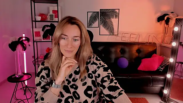 RebeccaMartinez online show from 01.23.25