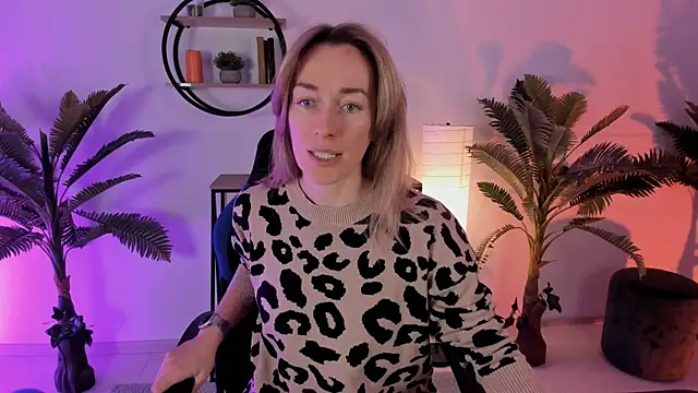 RebeccaMartinez online show from 01.24.25