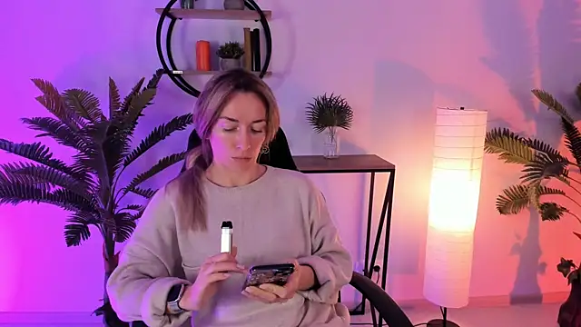 RebeccaMartinez online show from 02.09.25