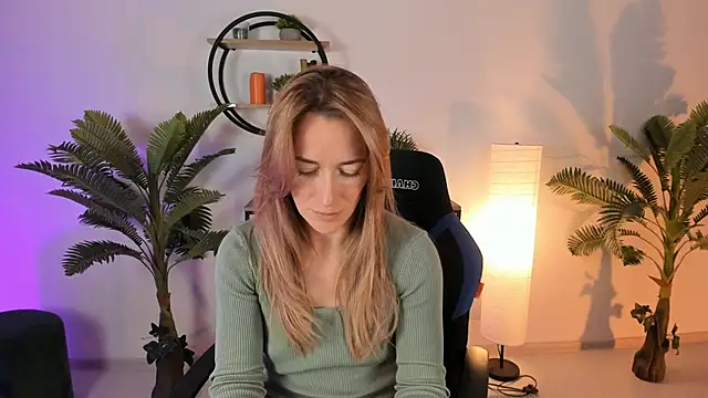 RebeccaMartinez online show from 02.13.25