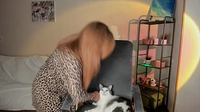 RebeccaMartinez online show from 09.29.25