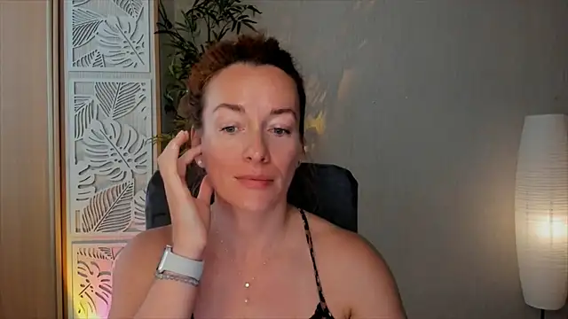 Snapshot of RebeccaMartinez chatting on 06.21.26 RebeccaMartinez online show from 06.21.26