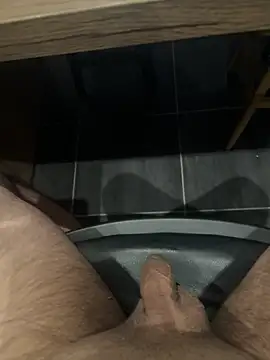 Snapshot of mattexhibe chatting on 11.07.25 mattexhibe online show from 11.07.25