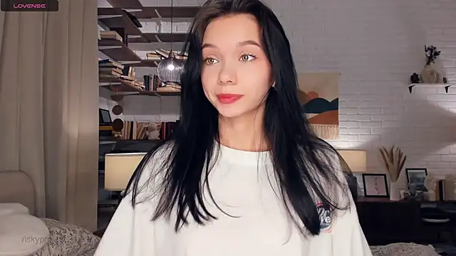 Snapshot of Riskyproject chatting on 01.31.25 Riskyproject online show from 01.31.25