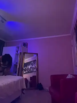 Snapshot of sophiahot_thick chatting on 10.19.25 sophiahot thick online show from 10.19.25