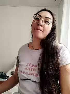 Snapshot of katha_steele_ chatting on 01.14.25 katha steele online show from 01.14.25