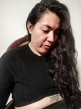 Snapshot of katha_steele_ chatting on 10.15.25 katha steele online show from 10.15.25