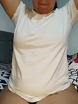 Snapshot of katha_steele_ chatting on 10.23.25 katha steele online show from 10.23.25