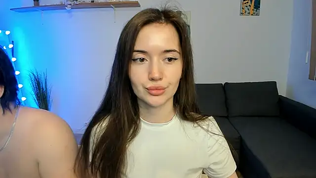 Snapshot of PollyFlame chatting on 11.18.25 PollyFlame online show from 11.18.25