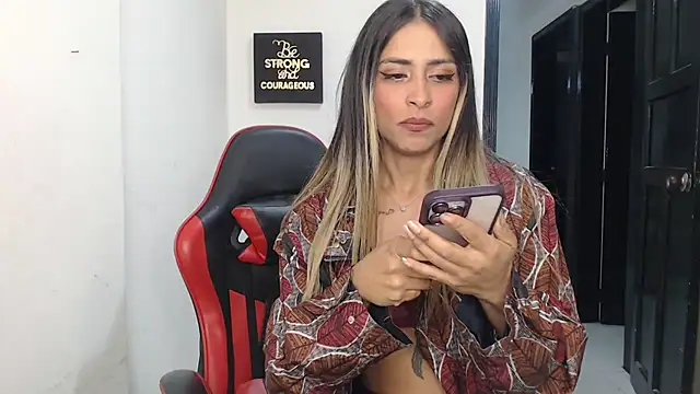 Liamiler01  online show from 11.10.25