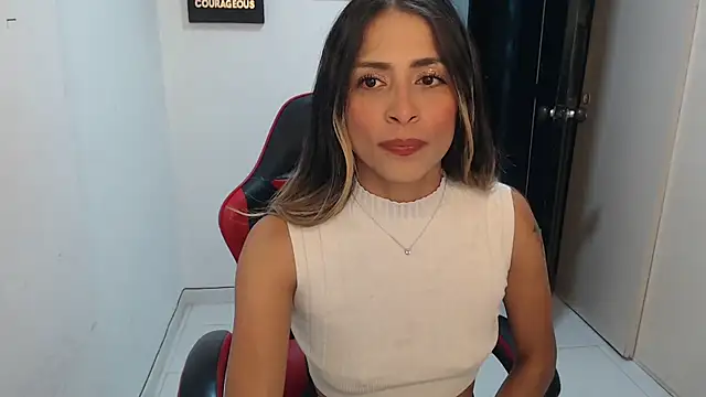 Liamiler01  online show from 11.25.25