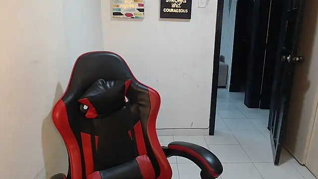 Snapshot of Liamiler01_ chatting on 02.18.26 Liamiler01 online show from 02.18.26