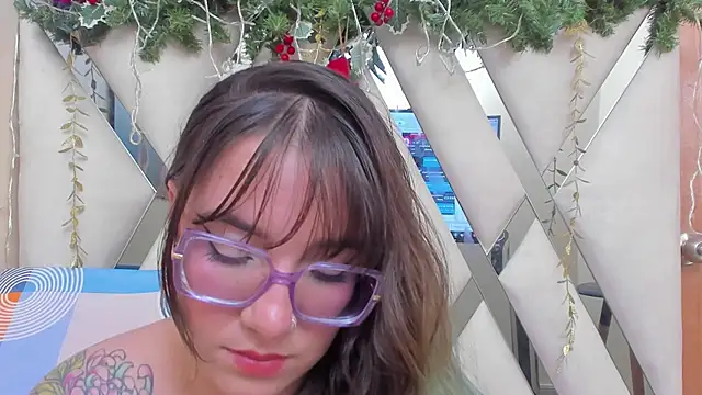 Snapshot of DEVA_BLUE_ chatting on 12.06.24 DEVA BLUE online show from 12.06.24