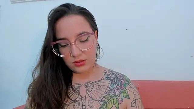 Snapshot of DEVA_BLUE_ chatting on 11.14.25 DEVA BLUE online show from 11.14.25