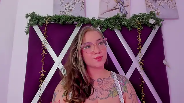 Snapshot of DEVA_BLUE_ chatting on 11.25.25 DEVA BLUE online show from 11.25.25