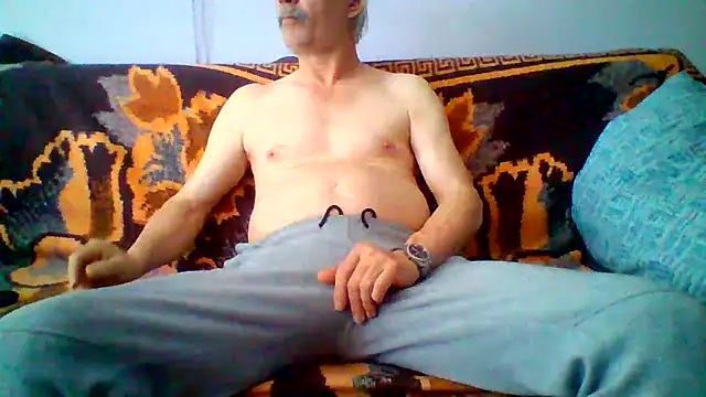 Snapshot of cumloverboyxx69 chatting on 04.23.26 cumloverboyxx69 online show from 04.23.26