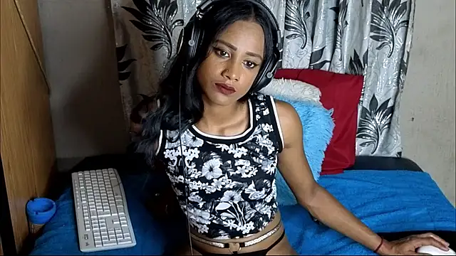 Snapshot of Eroticteasexoxox chatting on 01.24.25 Eroticteasexoxox online show from 01.24.25