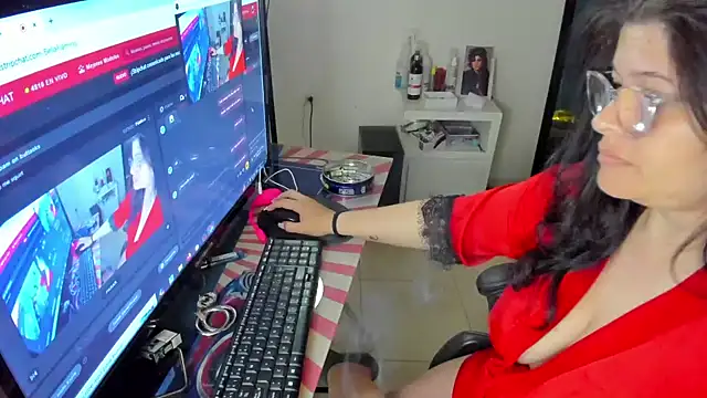 BellaFlaming online show from 01.07.25