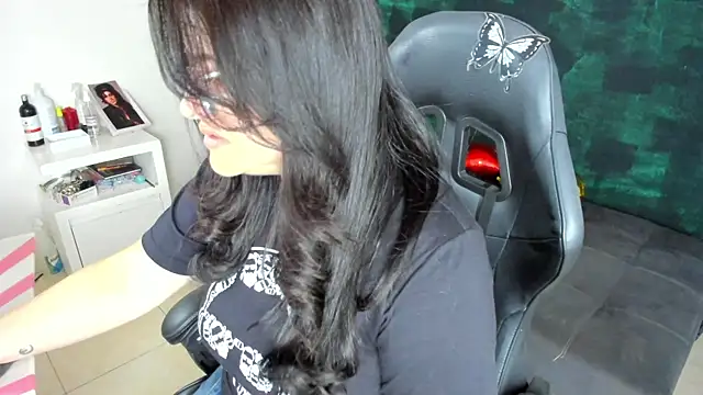 BellaFlaming online show from 01.14.25