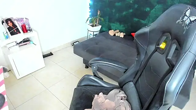 BellaFlaming online show from 01.17.25