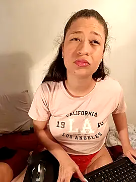 Snapshot of AmazingFuckCam chatting on 02.22.25 AmazingFuckCam online show from 02.22.25