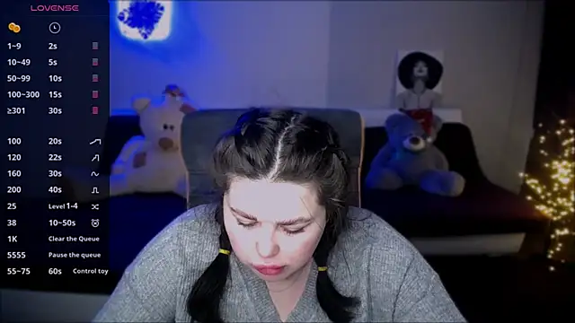 Emily Mo online show from 01.11.25