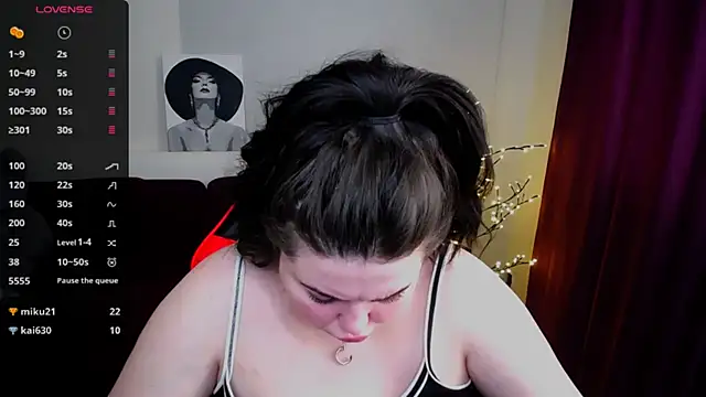 Emily Mo online show from 02.04.25