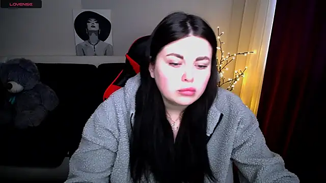 Emily Mo online show from 02.25.25