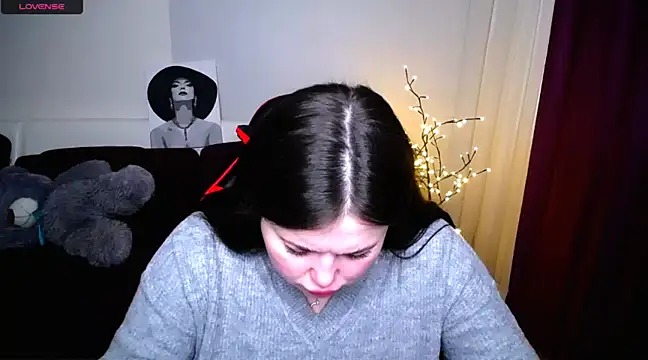 Emily Mo online show from 03.04.25