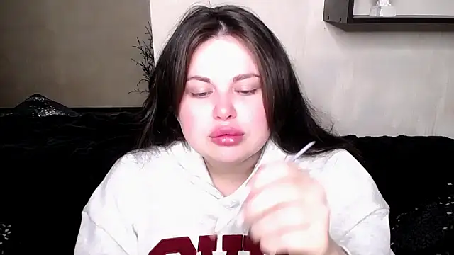 Emily Mo online show from 10.24.25