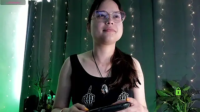 Snapshot of shantalc3rezo chatting on 02.04.25 shantalc3rezo online show from 02.04.25