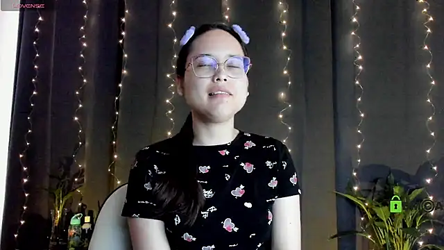 Snapshot of shantalc3rezo chatting on 02.13.25 shantalc3rezo online show from 02.13.25