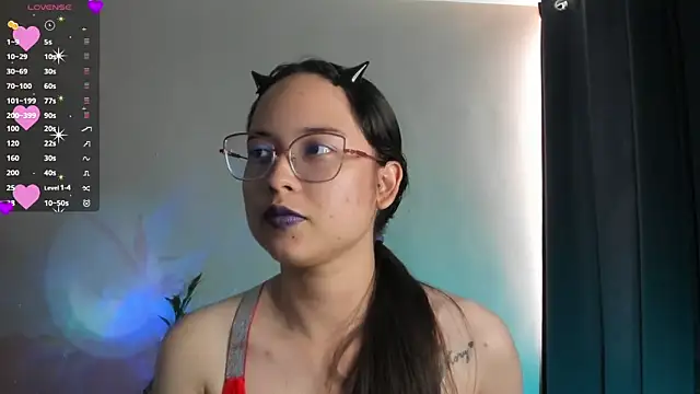 Snapshot of shantalc3rezo chatting on 10.10.25 shantalc3rezo online show from 10.10.25