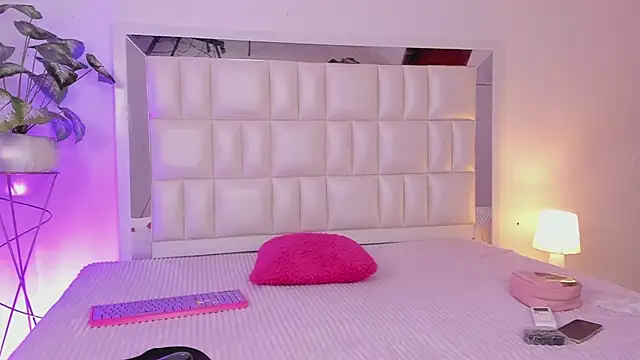 Anais aradia online show from 12.31.24