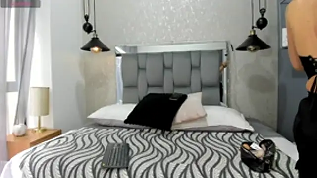 Snapshot of mia_thompsonn_ chatting on 06.19.26 mia thompsonn online show from 06.19.26