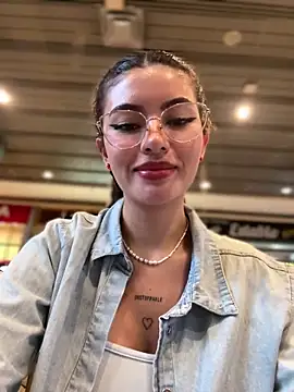 Your Honeey online show from 09.12.25