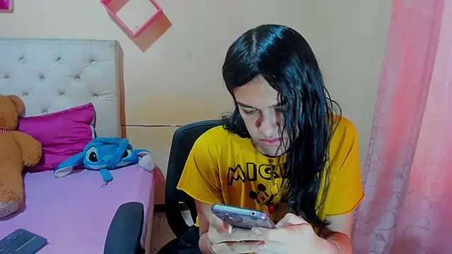 Snapshot of sweet1Girl chatting on 12.20.24 sweet1Girl online show from 12.20.24
