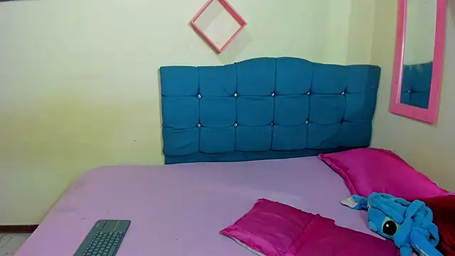 sweet1Girl online show from 10.18.25