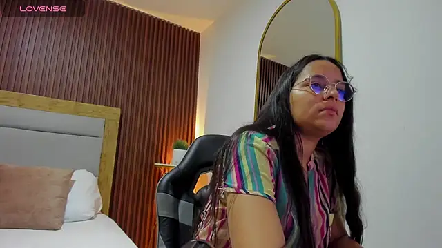 Snapshot of lucy_blue28 chatting on 04.15.26 lucy blue28 online show from 04.15.26