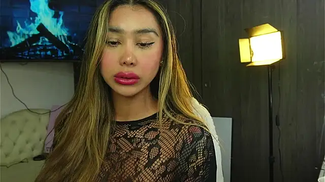 liah v online show from 04.23.26