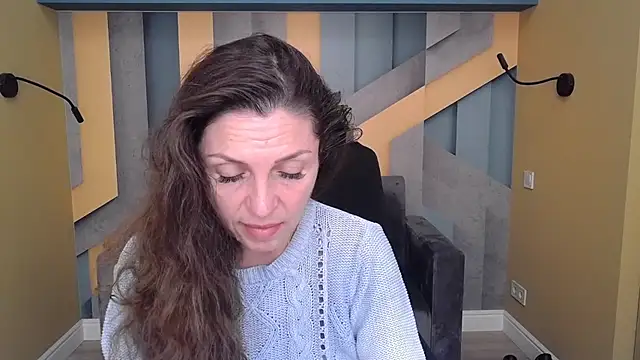 EllaLong online show from 10.22.25