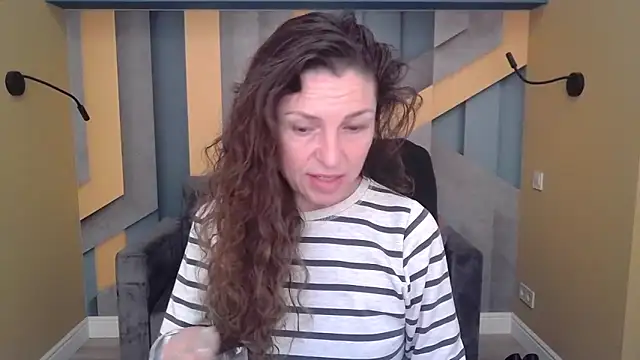 EllaLong online show from 11.03.25